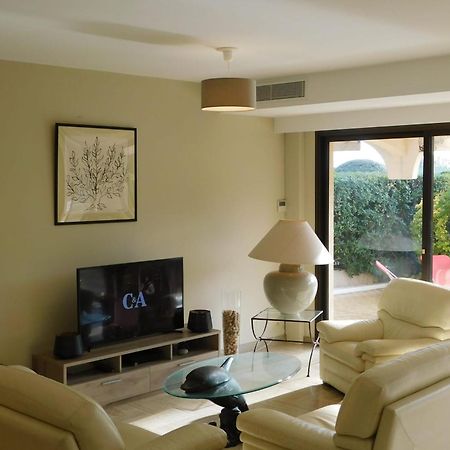 Air-Conditioned 4-Room "Marine Villeneuve" Flat With Pool And Parking Екстер'єр фото