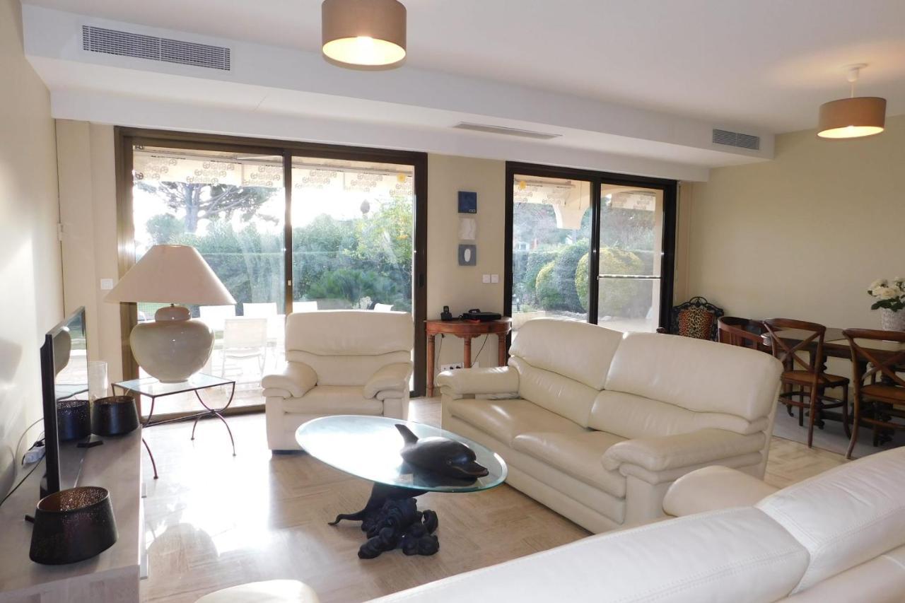 Air-Conditioned 4-Room "Marine Villeneuve" Flat With Pool And Parking Екстер'єр фото