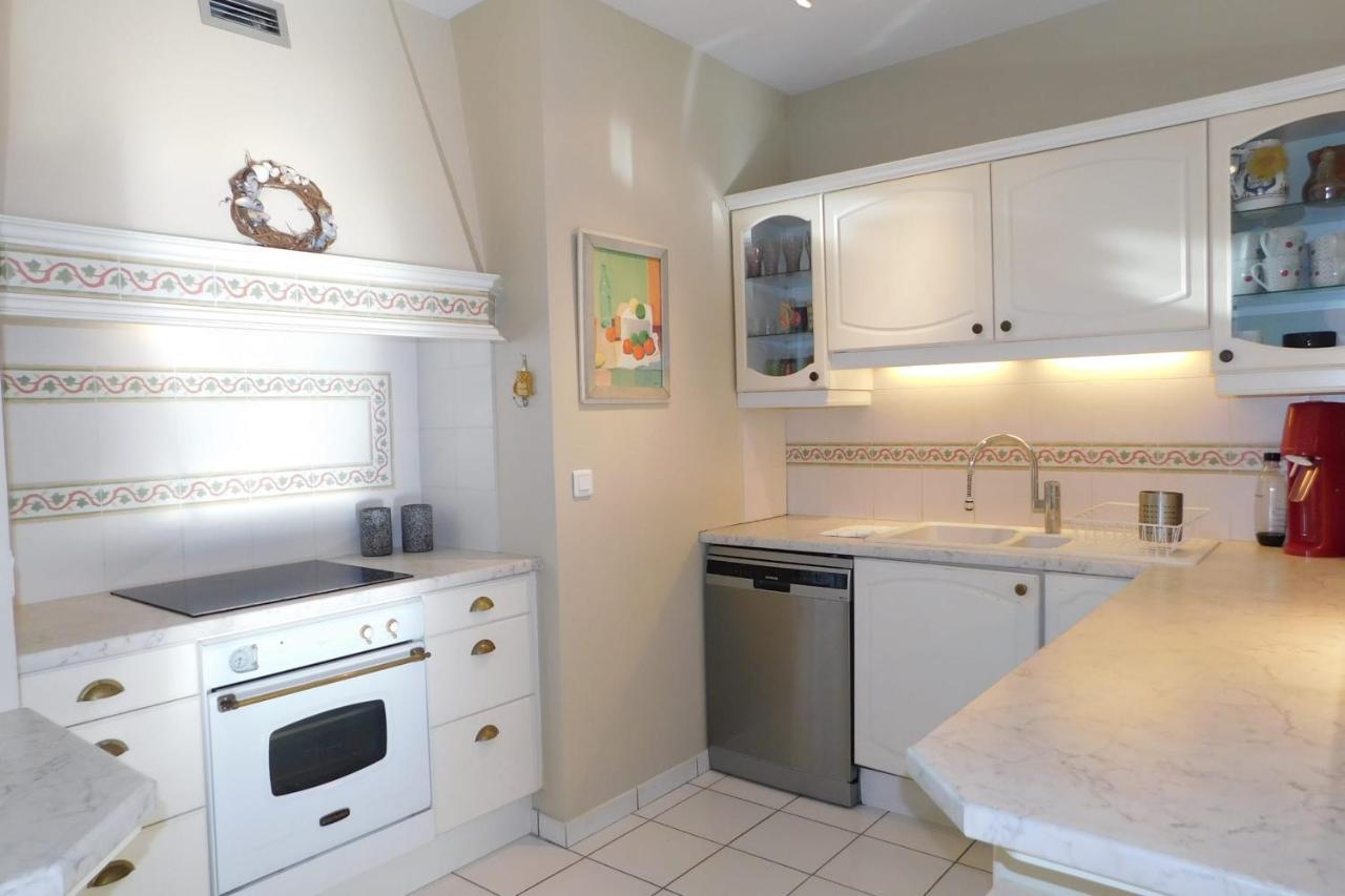 Air-Conditioned 4-Room "Marine Villeneuve" Flat With Pool And Parking Екстер'єр фото